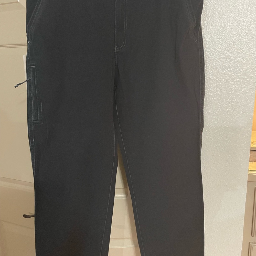 G.H. Bass & Co. Men's Black Cargo Pants